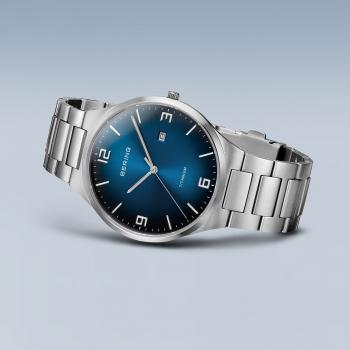 Bering Herrenuhr Titanium 15240-777
