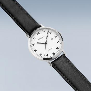 Preview: Bering Damenuhr Titanium 18634-404