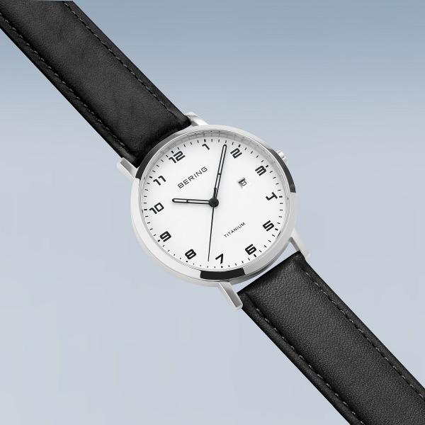 Bering Damenuhr Titanium 18634-404