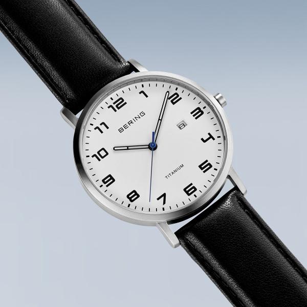 Bering Herrenuhr Titanium 18640-404