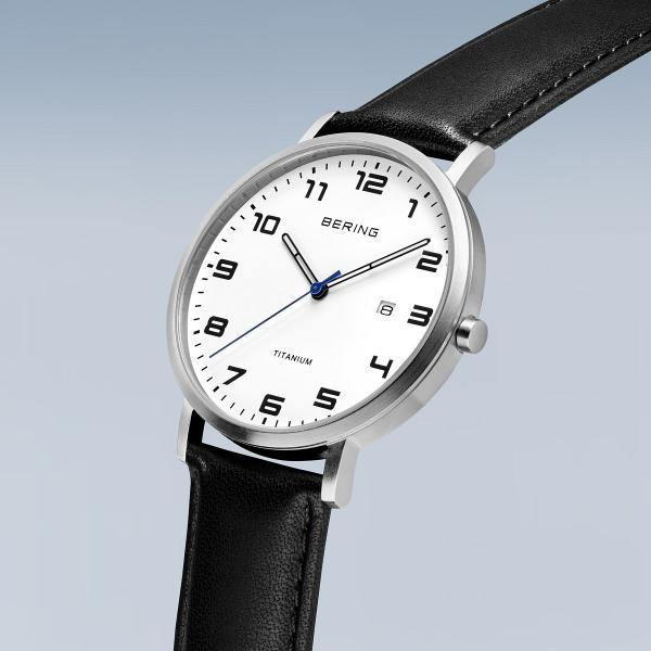 Bering Herrenuhr Titanium 18640-404